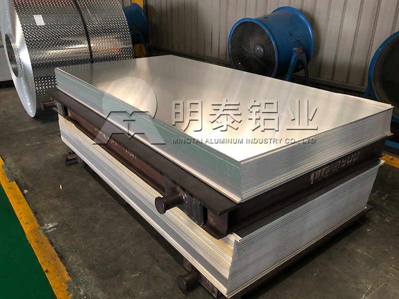鋁板生產(chǎn)廠家-3104鋁板和3004鋁板的化學成分以及性能區(qū)別在哪